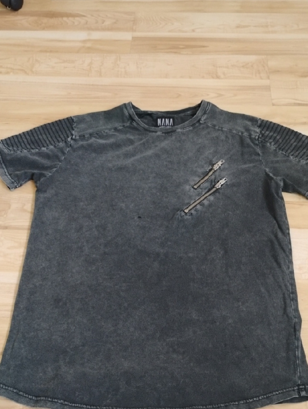 nANA judy Charcoal Gray Logo Crewneck Shirt In Large.  100 Cotton
